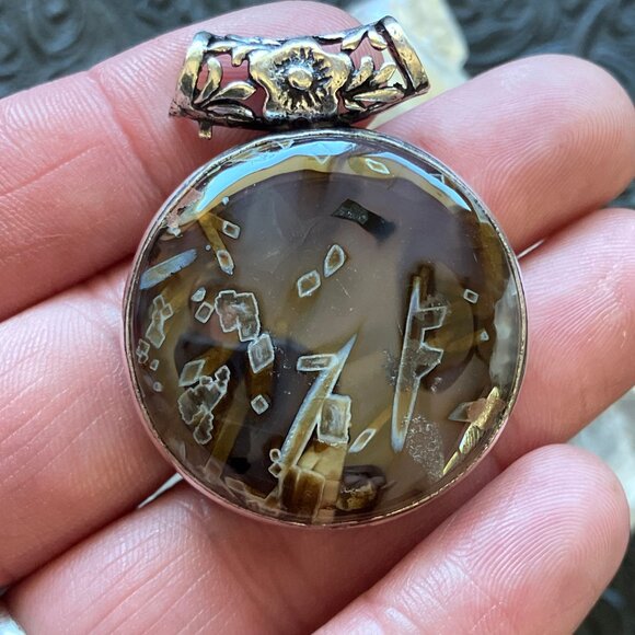 Round Stick Agate Letter F Scene Stone Crystal Jewelry Pendant - Picture 3 of 9